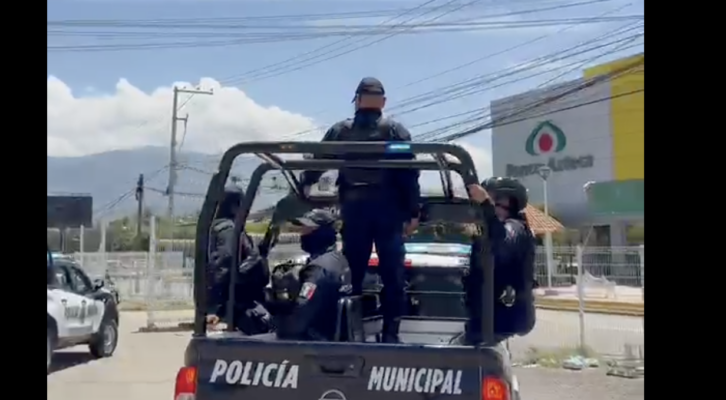 Oaxaca de Juárez fortalece operativos de seguridad y presencia policial en territorio (15:10 h)